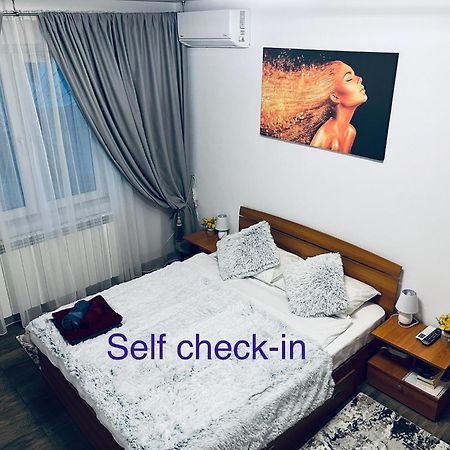 Appartamento Studio Vio Tulcea Esterno foto